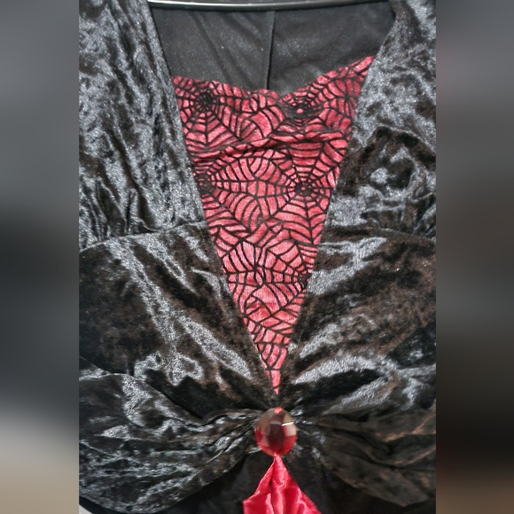 Vampire costume - Picture 10 of 15